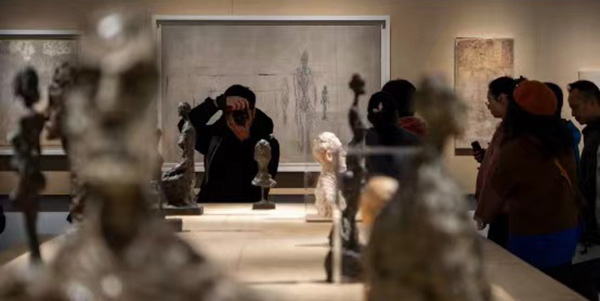 粤港澳大湾区首场贾科梅蒂大展在花都闭幕   展览同名新书正式上市