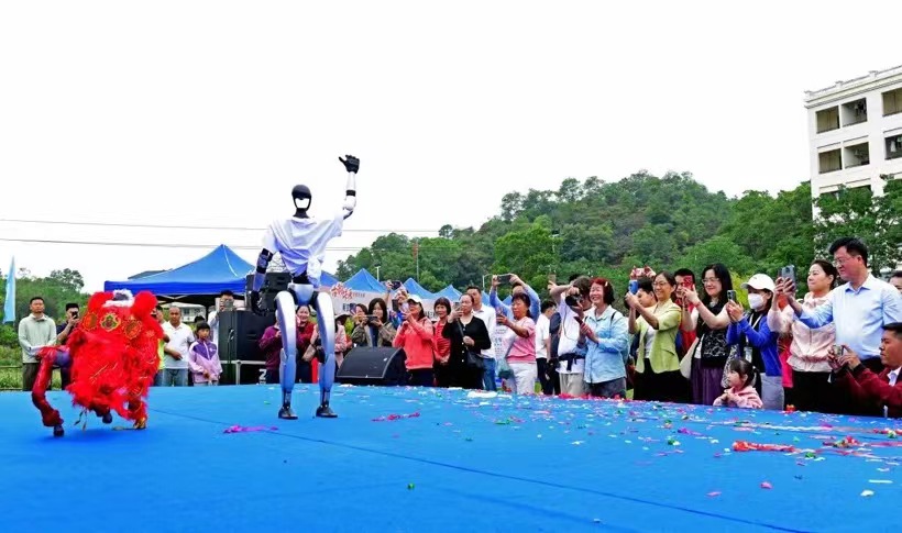 花都8个项目成功对接    签约金额7.8亿元