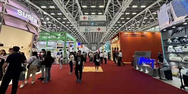 花都224家企业参展、670个展位的规模再度领跑全市，意向采购金额达6.06亿美元  广交会强势“吸金”