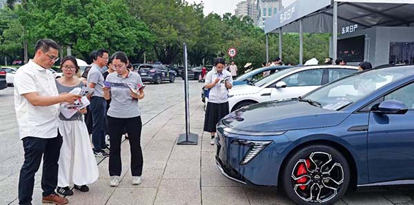 花都区工会会员首批N7交车  政企联动树立绿色出行新标杆