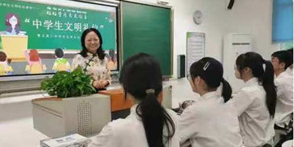 多名学生在花都圆梦清华北大